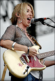 Liz Phair performs at Lollapalooza in Chicago, July 23, 2005 - Photo credit: Steve Kagan / The New York Times
